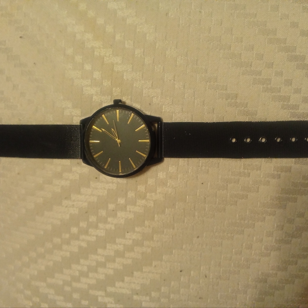 Watch - Picture 3 of 3